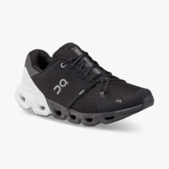 'On Running' Men's Cloudflyer 4 - Black / White -Outlet Shoes Store 71.98677 cloudflyer 4 fw22 black white m g6 1024x1024@2x